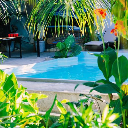 Ananas Guesthouse Moalboal Eksteriør billede