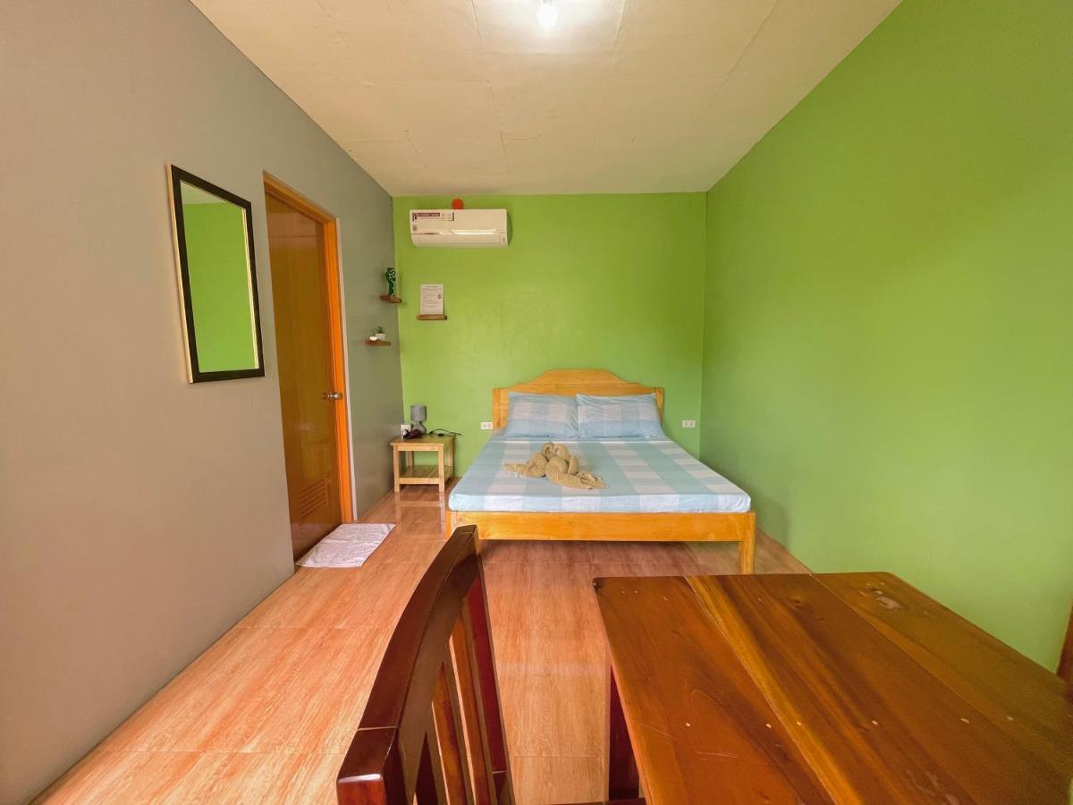 Ananas Guesthouse Moalboal Eksteriør billede