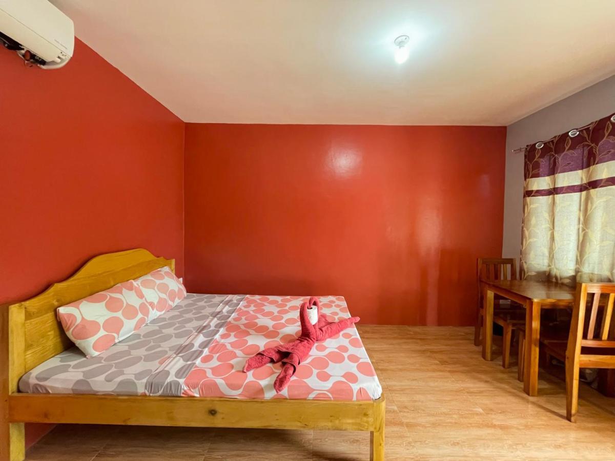 Ananas Guesthouse Moalboal Eksteriør billede