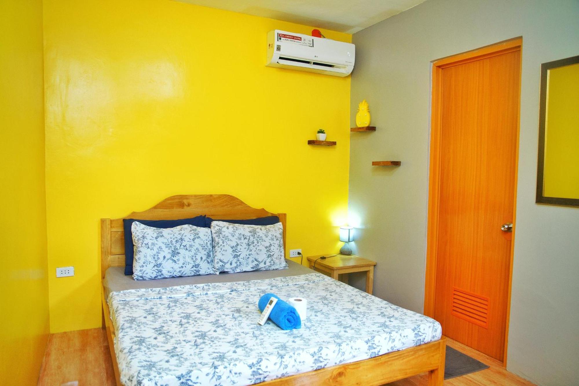 Ananas Guesthouse Moalboal Eksteriør billede