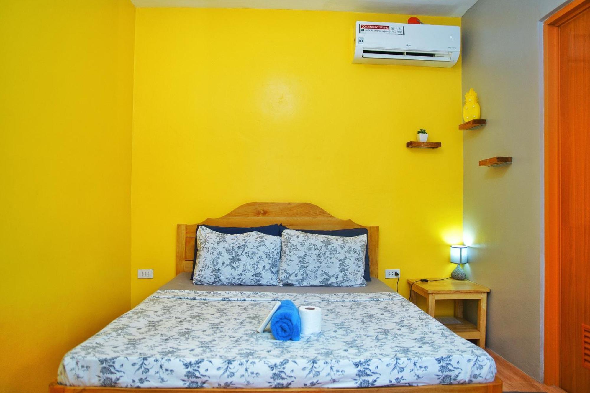 Ananas Guesthouse Moalboal Eksteriør billede