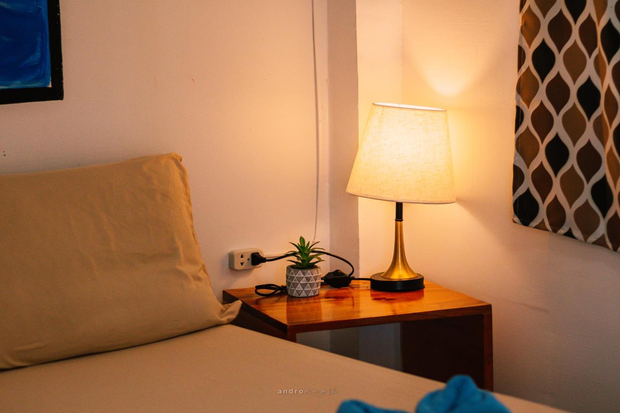 Ananas Guesthouse Moalboal Eksteriør billede